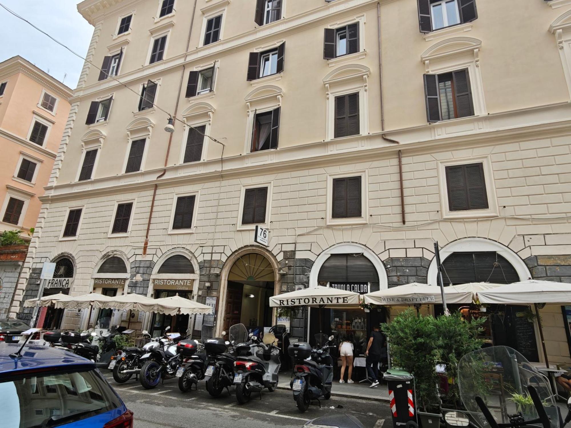 Hotel Milo — Photos 1